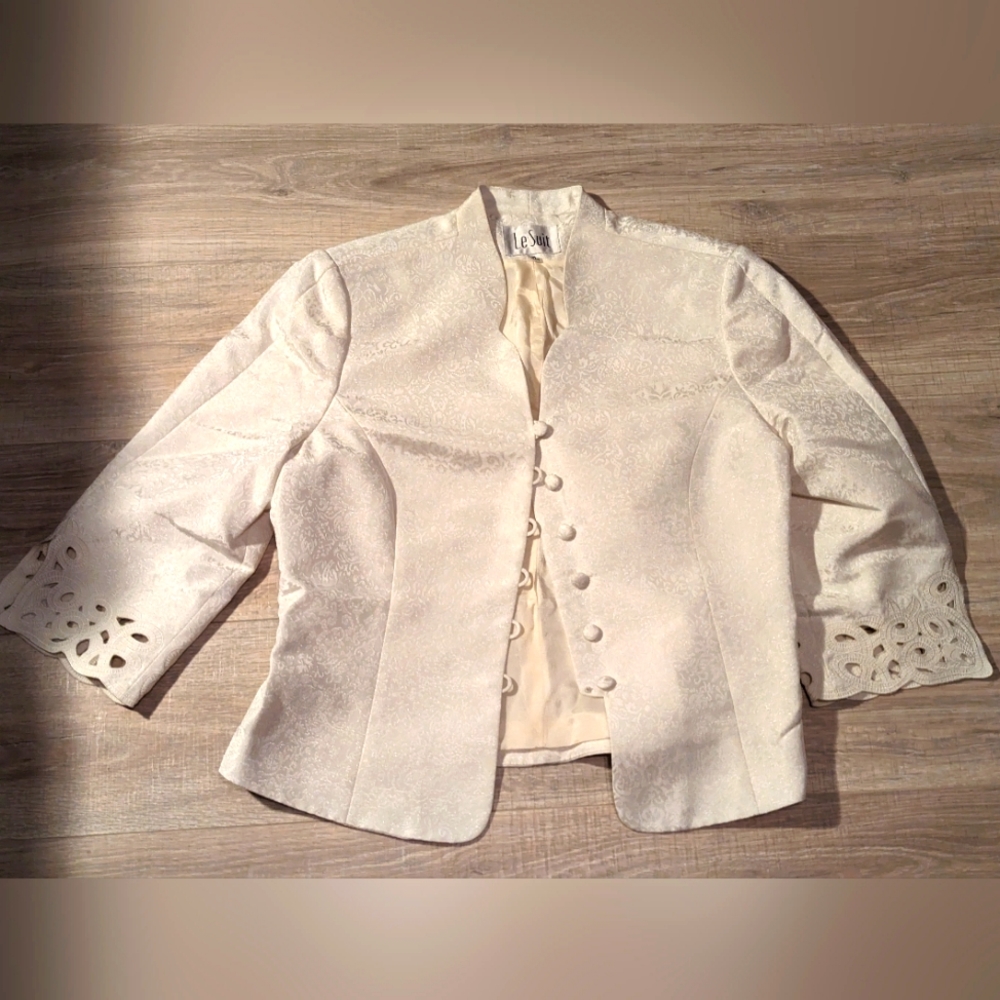 Gorgeous Ivory Skirt Suit by Le Suit, Size 14
